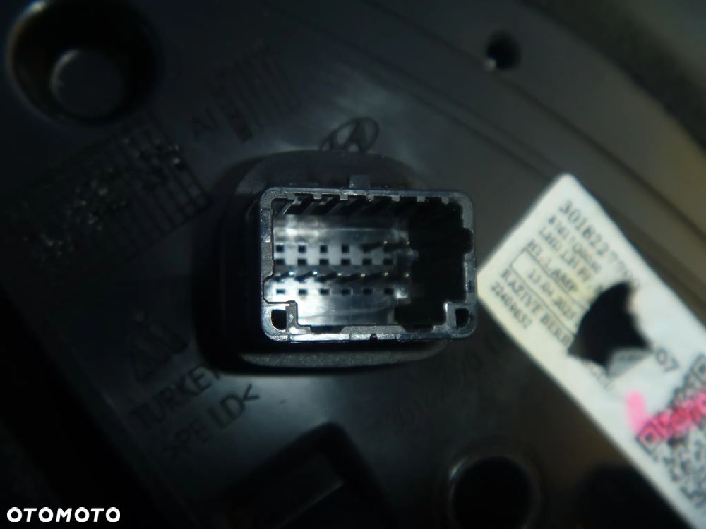 HYUNDAI BAYON HYUNDAI I20 III 3 MODEL PO 2020 ROKU LUSTERKO LEWE 8 PIN ORYGINAŁ EUROPA - 4