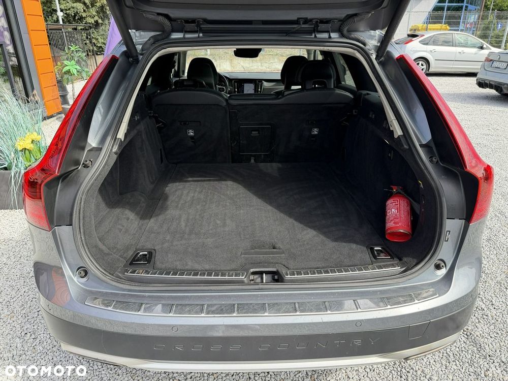 Volvo V90 Cross Country T5 AWD Pro - 33