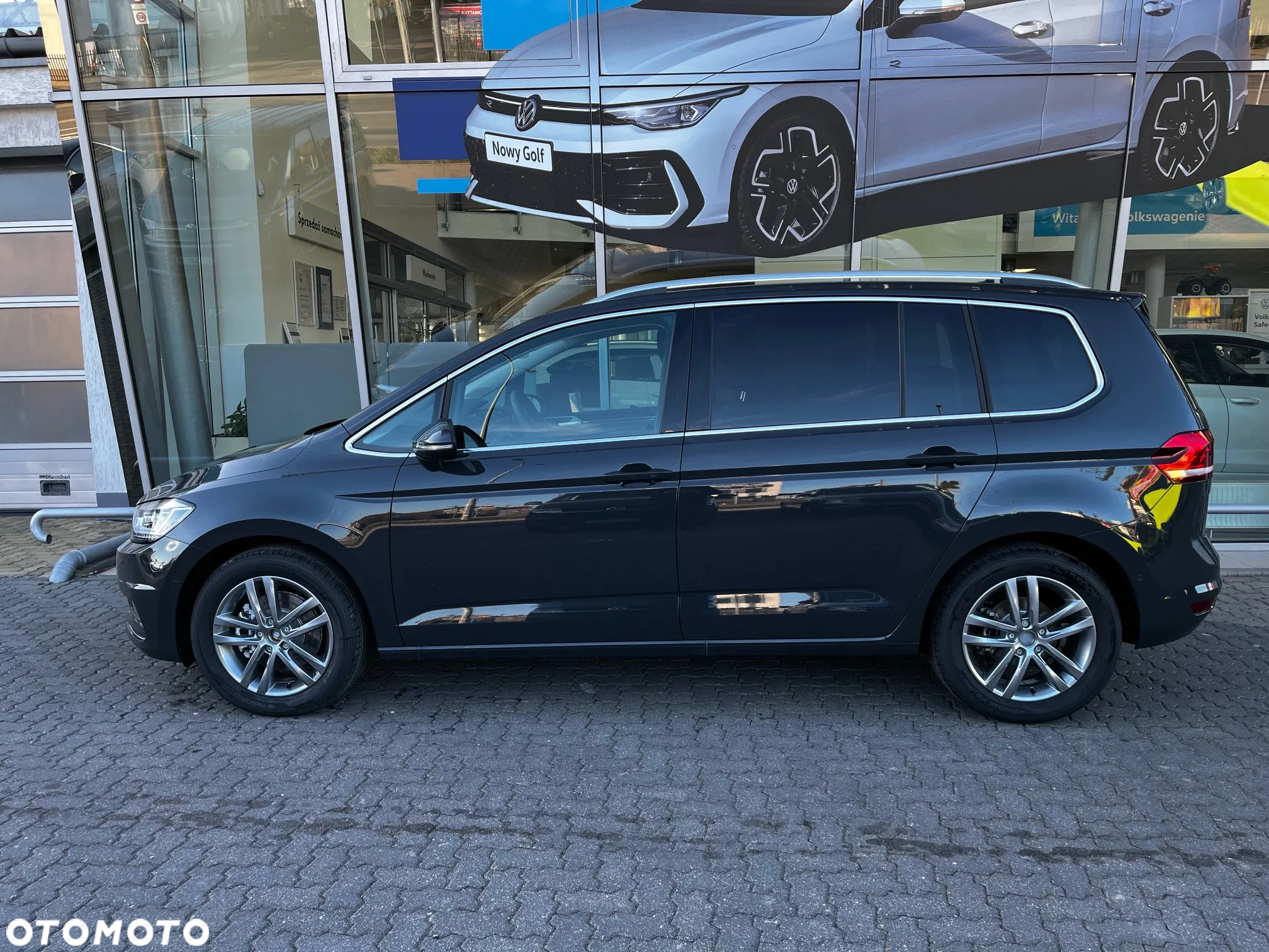 Volkswagen Touran - 4