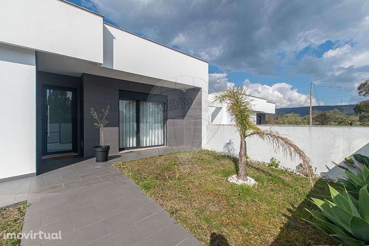 Moradia T3 para venda - Grande imagem: 2/47