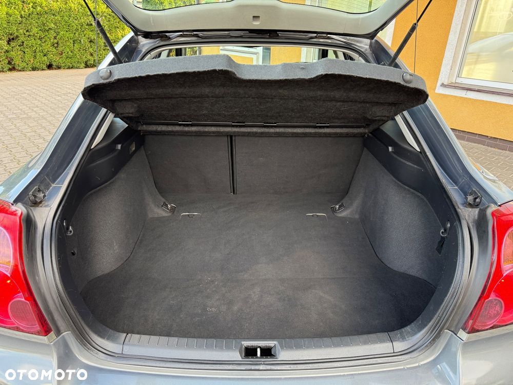 Toyota Avensis 2.0 VVT-i Prestige - 19