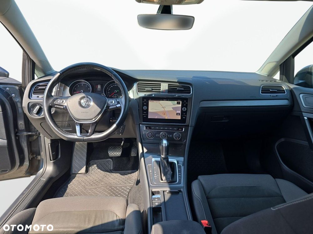 Volkswagen Golf - 23