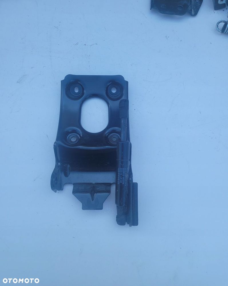 YAMAHA XMAX 250 ZAWIAS SIEDZISKA KANAPY 2016r - 1