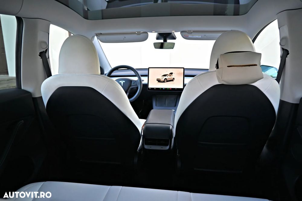 Tesla Model Y AWD Performance - 21