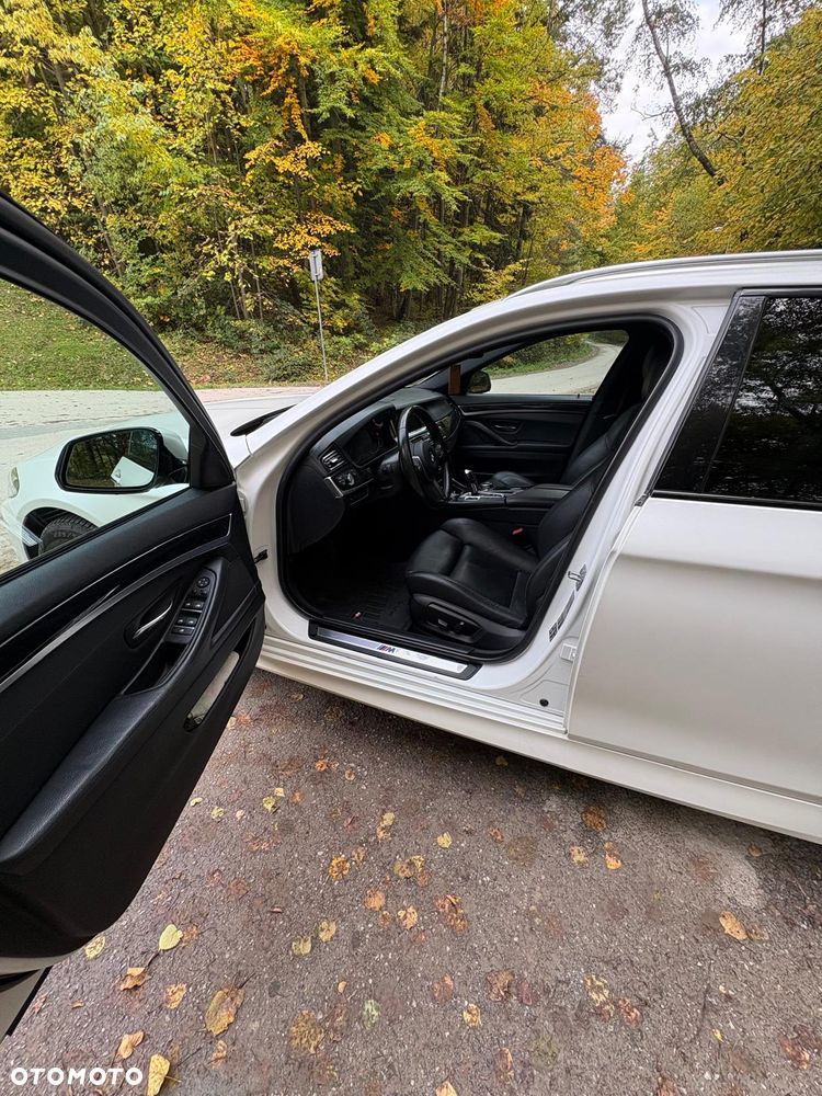 BMW Seria 5 525d xDrive Sport-Aut Luxury Line - 15