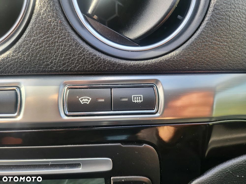 Ford S-Max 2.0 TDCi DPF Titanium X - 32