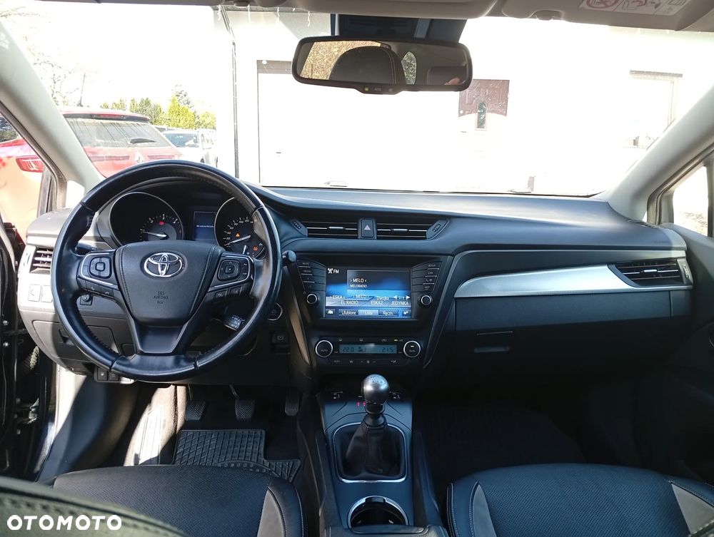Toyota Avensis 2.0 D-4D Prestige - 12