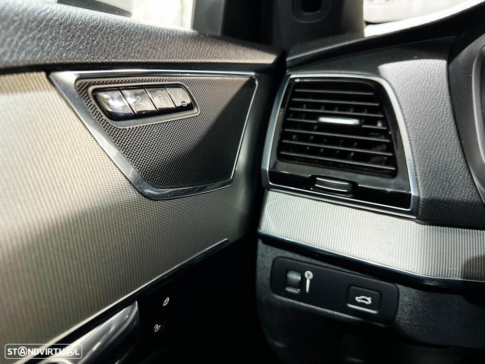 Volvo XC 90 2.0 D4 R-Design - 35