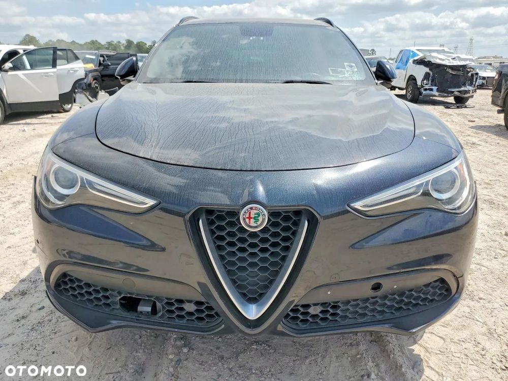 Alfa Romeo Stelvio 2.0 Turbo 16V AT8-Q4 Ti - 5