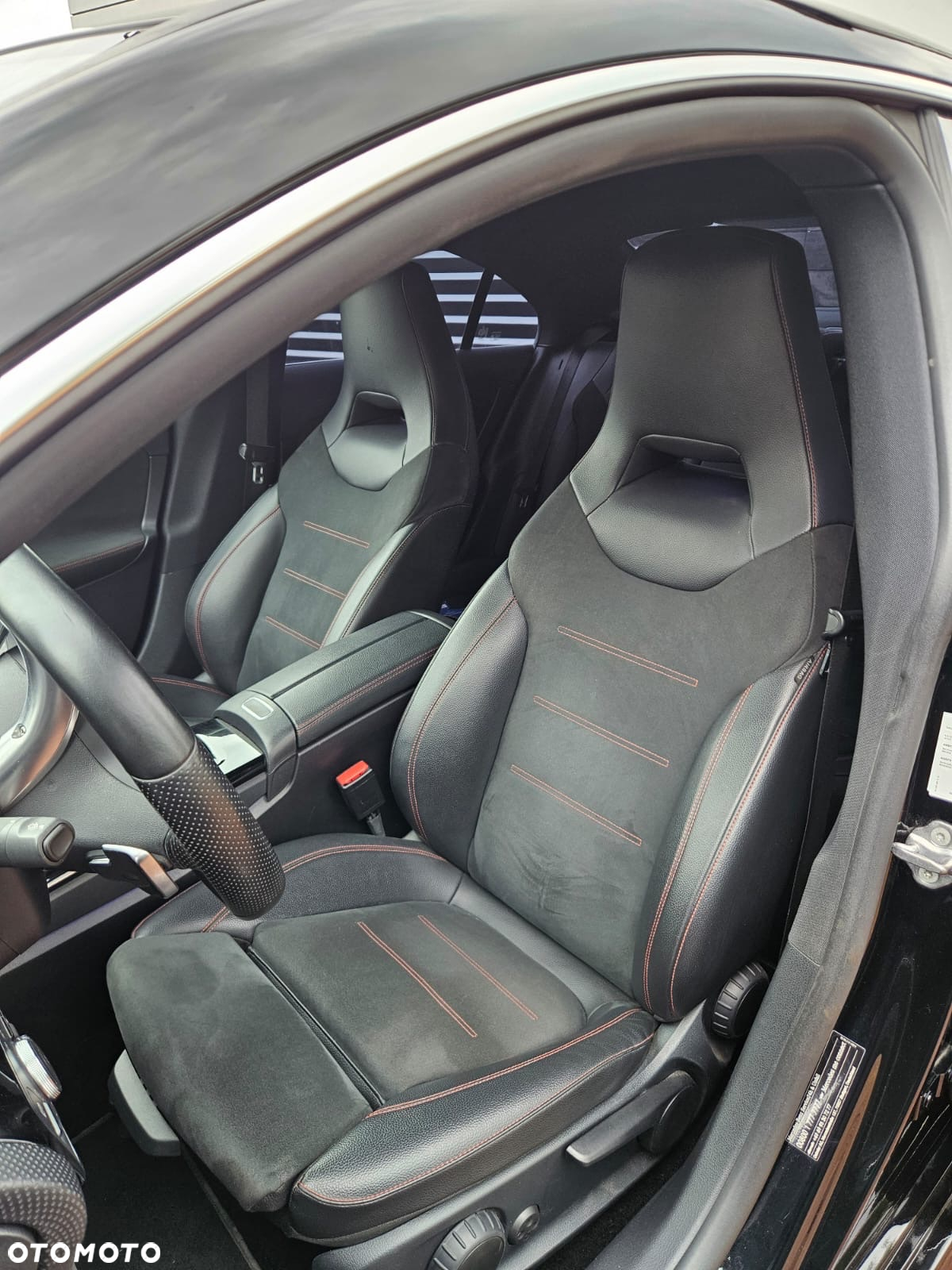 Mercedes-Benz CLA 200 7G-DCT AMG Line - 26