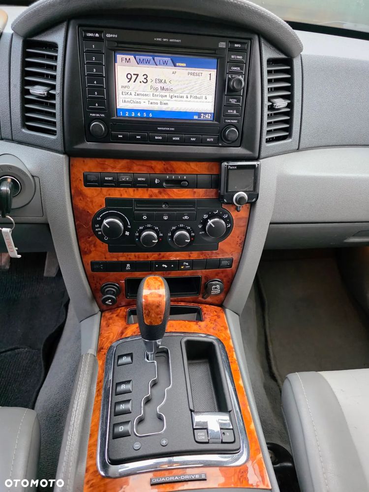 Jeep Grand Cherokee - 16