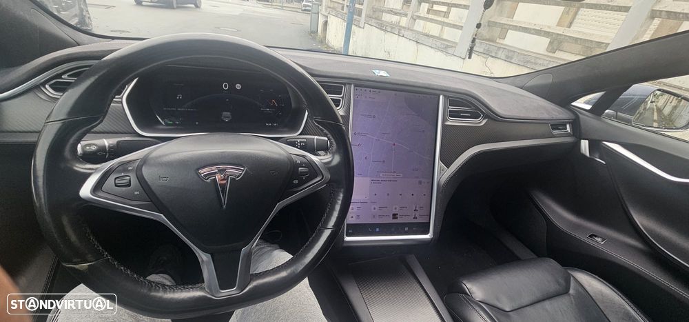 Tesla Model S - 5