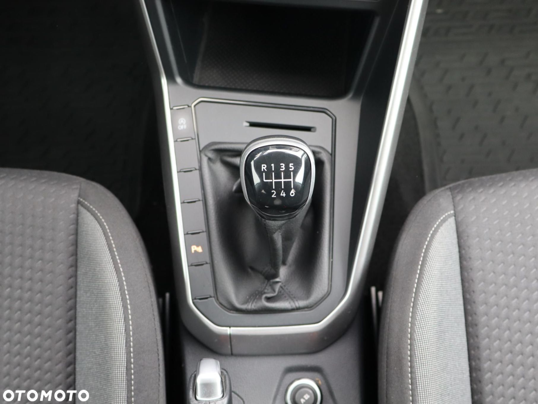 Volkswagen Taigo - 12