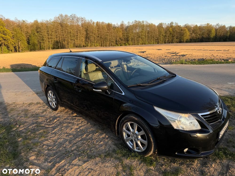 Toyota Avensis 1.8 Premium EU5 - 9