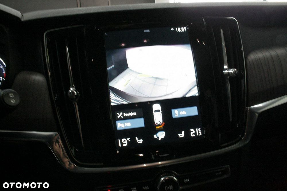 Volvo V90 Cross Country - 22