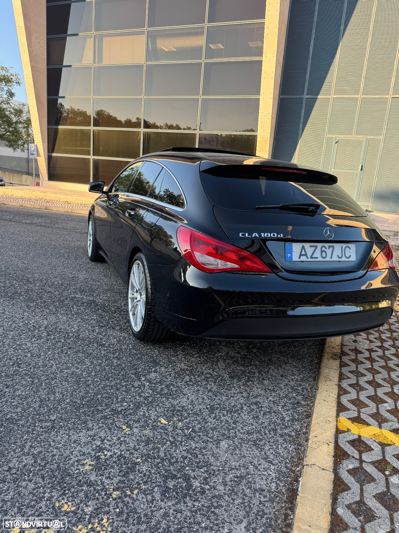 Mercedes-Benz CLA 180 d Shooting Brake - 4