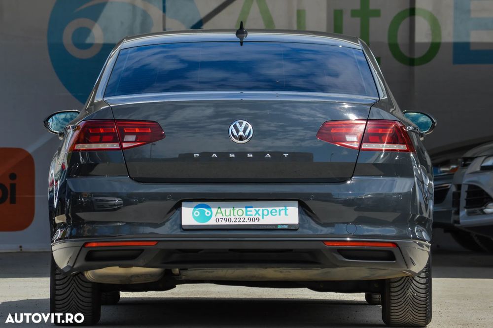 Volkswagen Passat 1.5 TSI ACT DSG Comfortline - 12