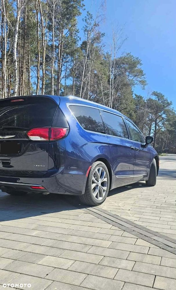 Chrysler Pacifica - 6