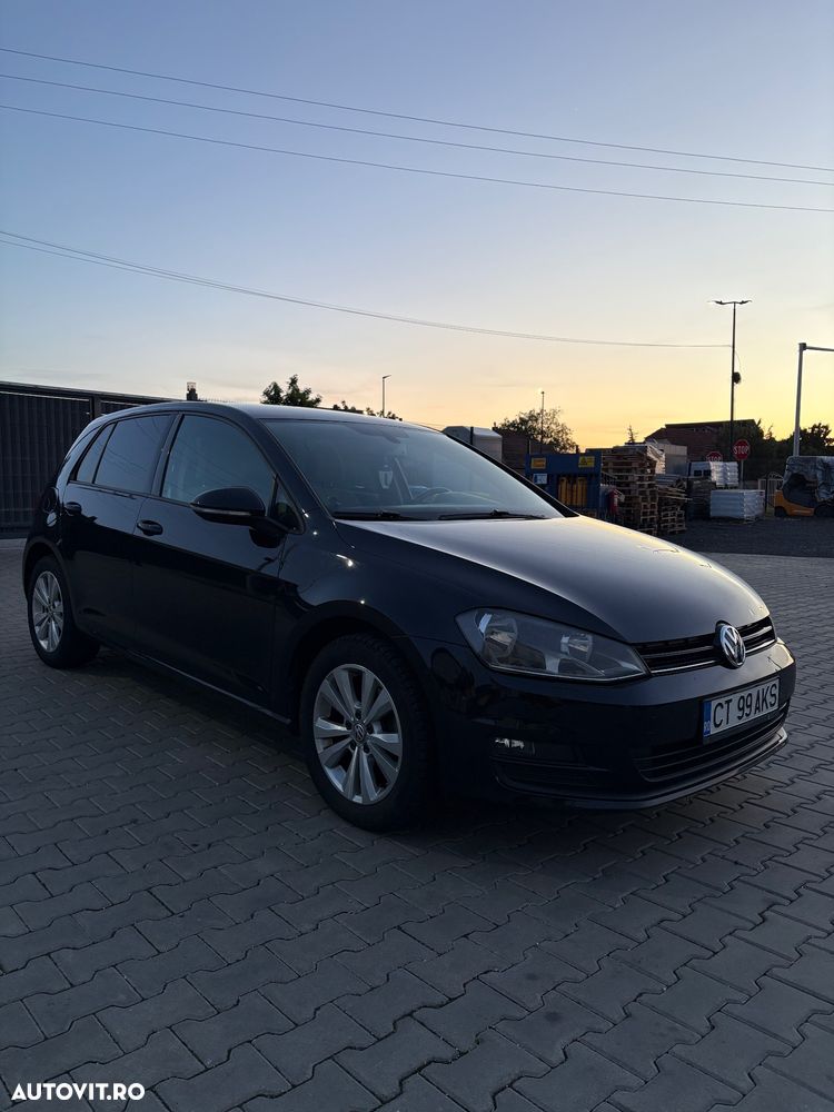 Volkswagen Golf - 10