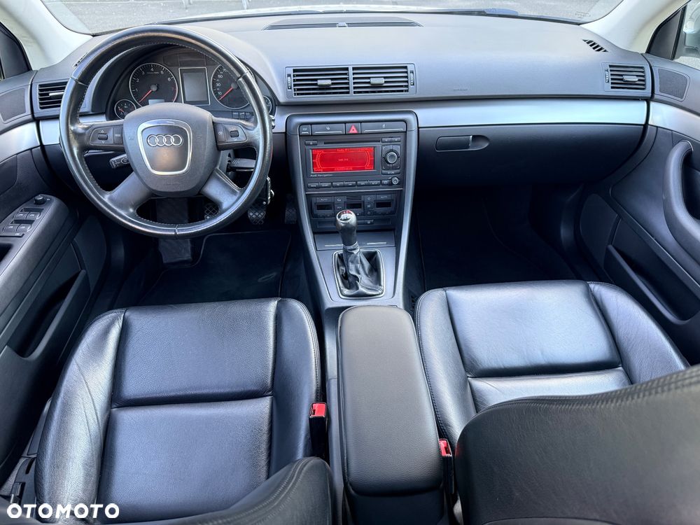 Audi A4 Avant - 25