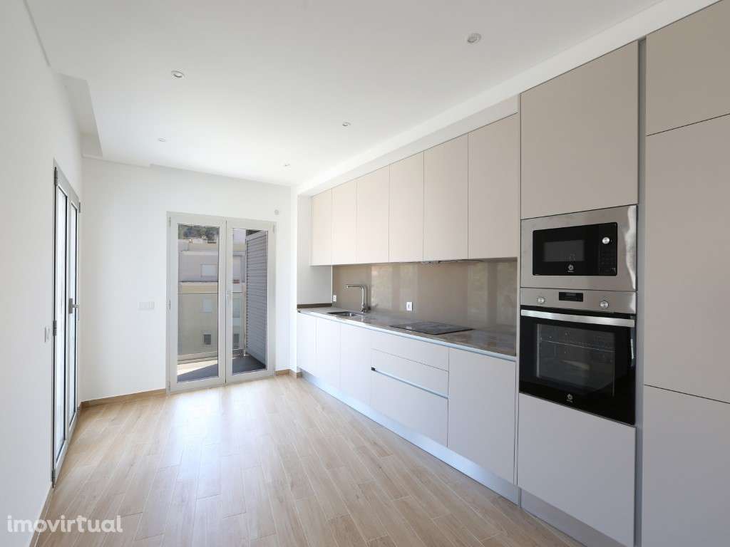 Apartamento T1 novo junto ao mercado na Nazaré - Grande imagem: 2/29
