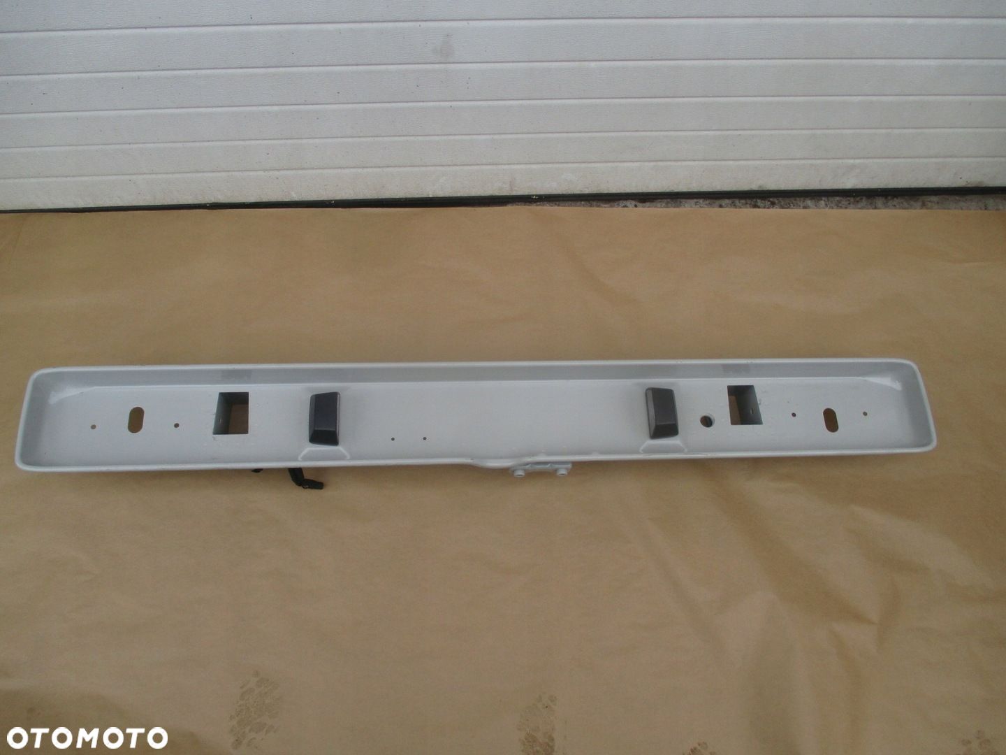 Belka tylna rama doka kabina VW T5 T6 7F0803703B - 1