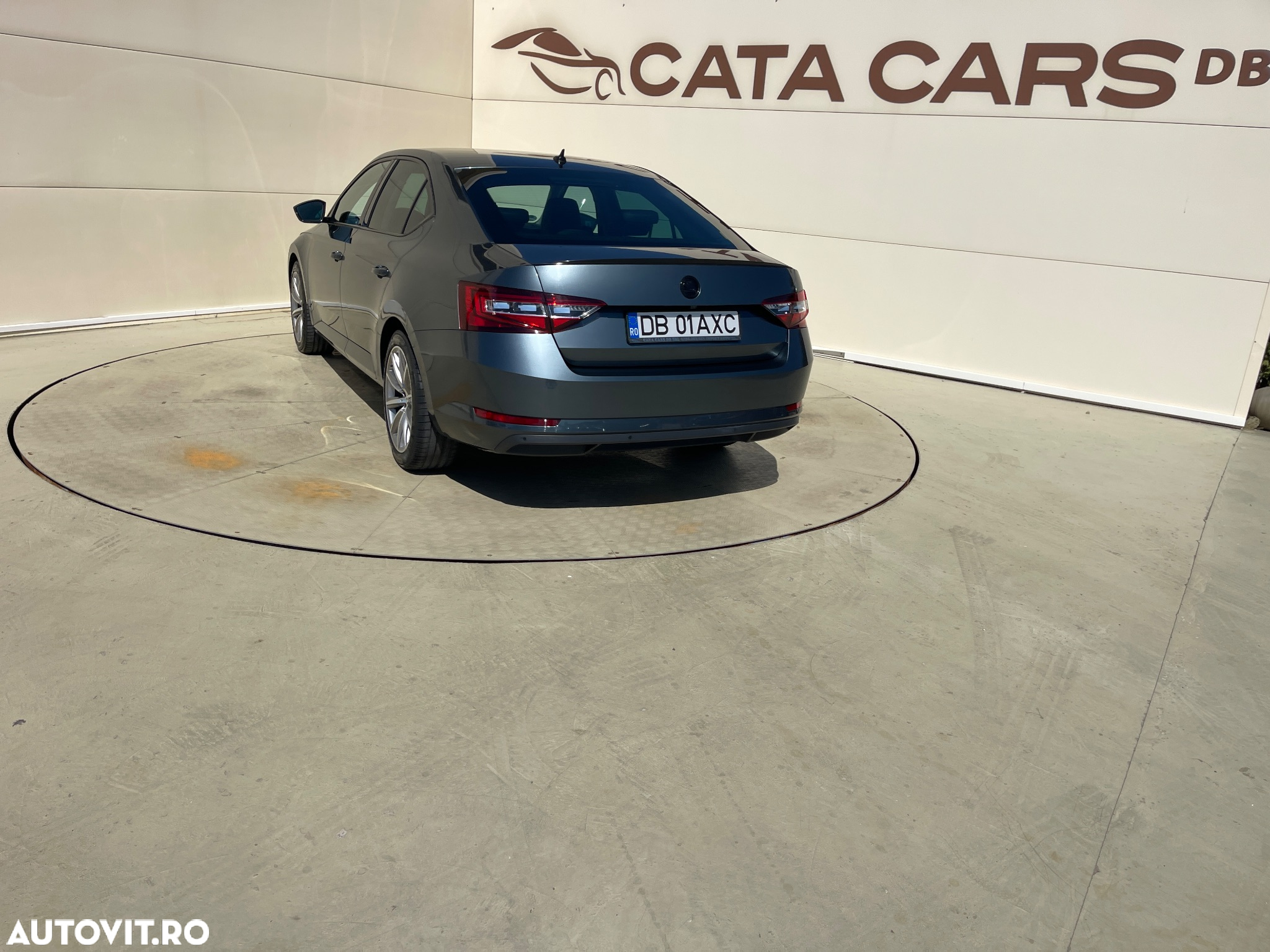 Skoda Superb 2.0 TDI DSG Style - 8
