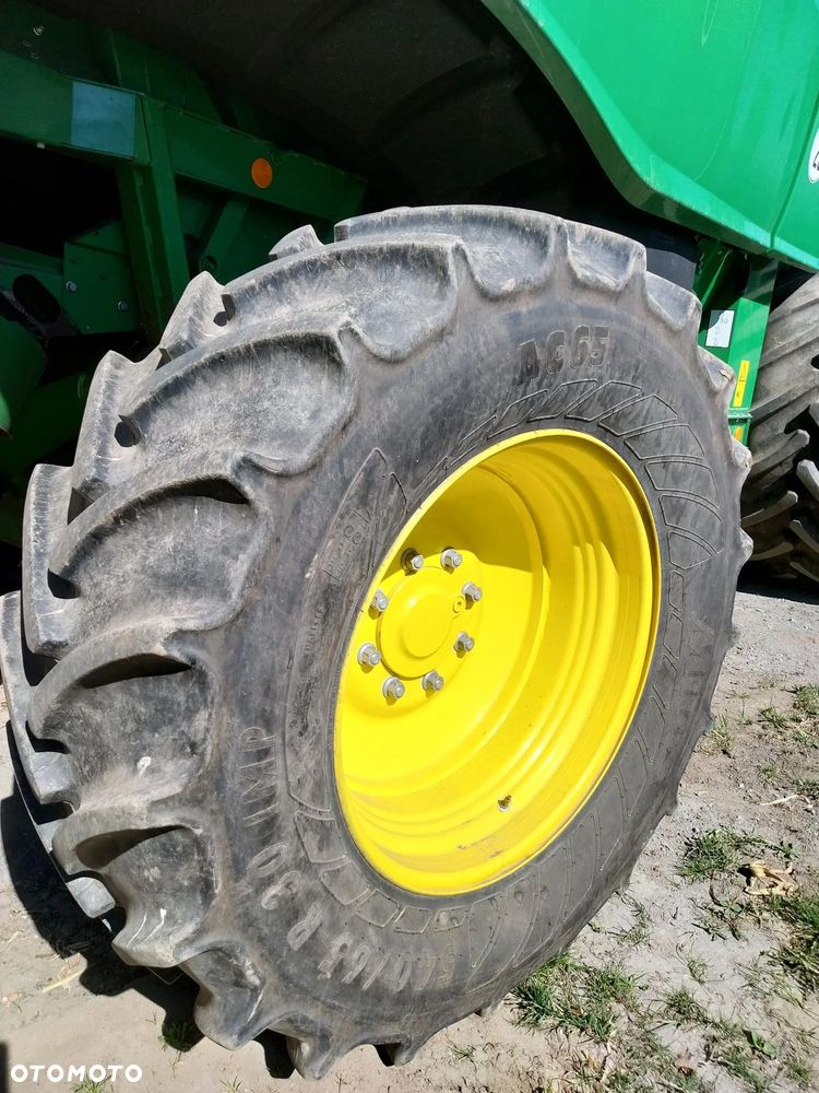 John Deere T550 - 8
