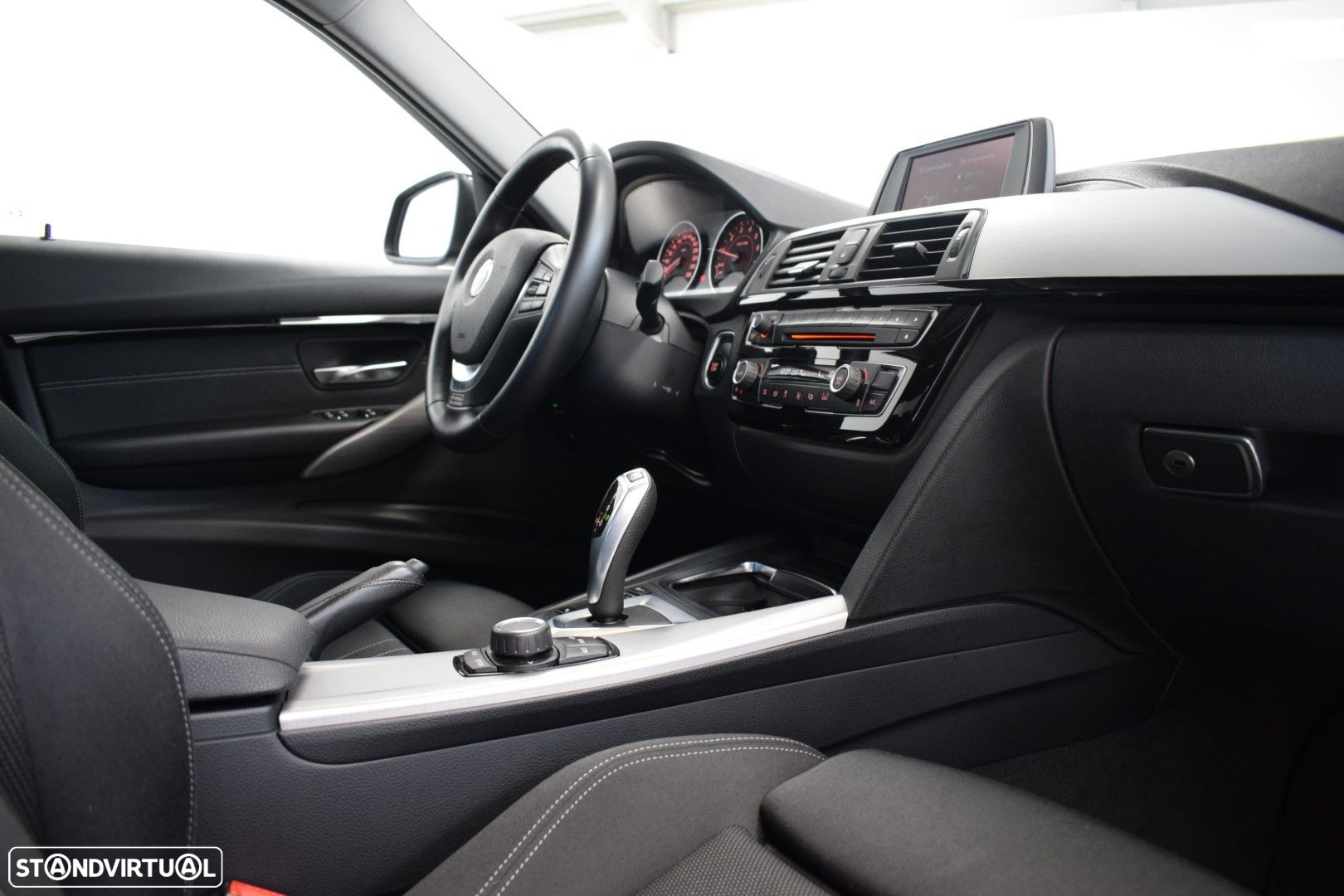 BMW 330 e iPerformance - 48