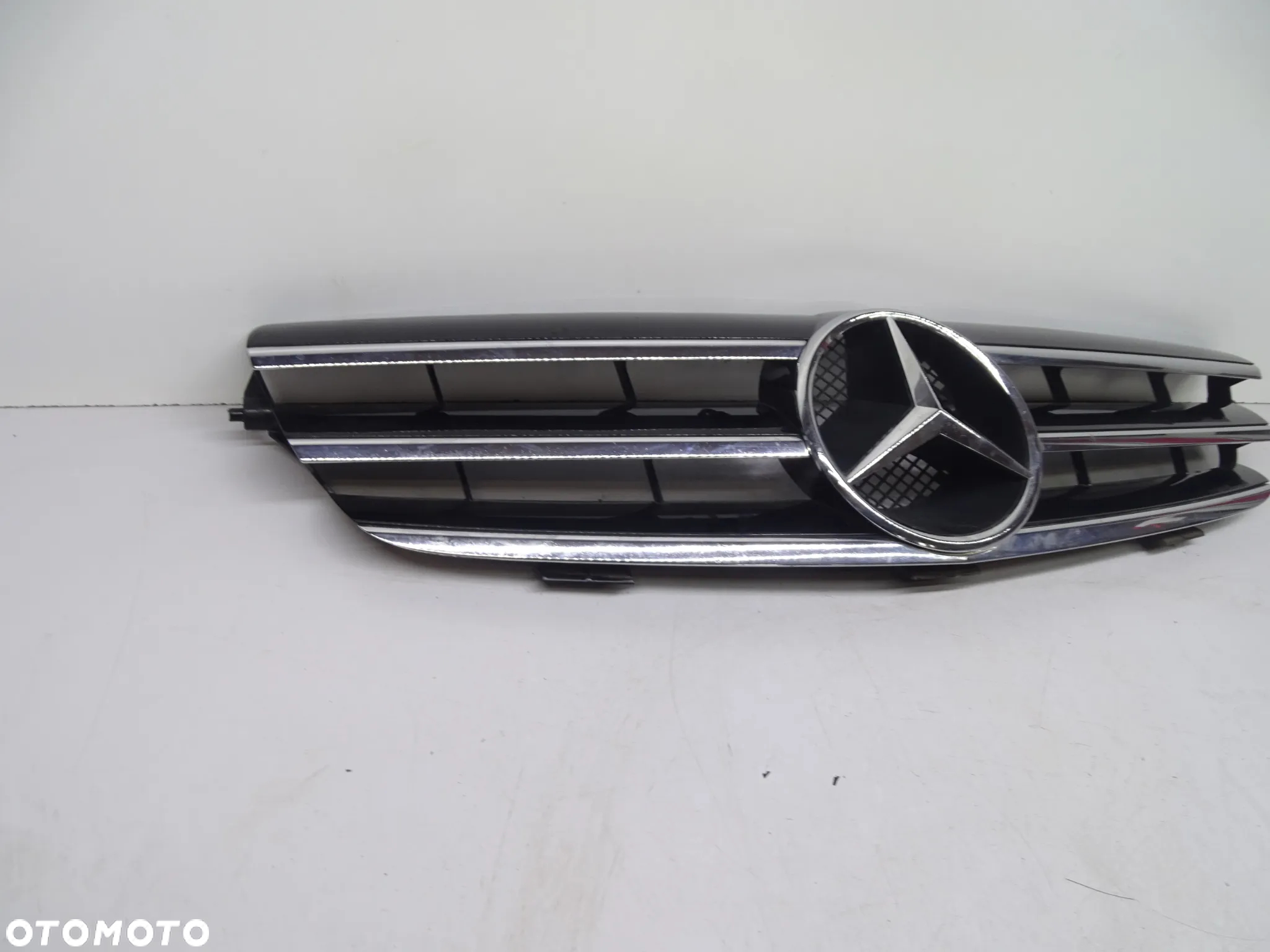 Mercedes CLK W209 Grill atrapa 2098880052 - 2
