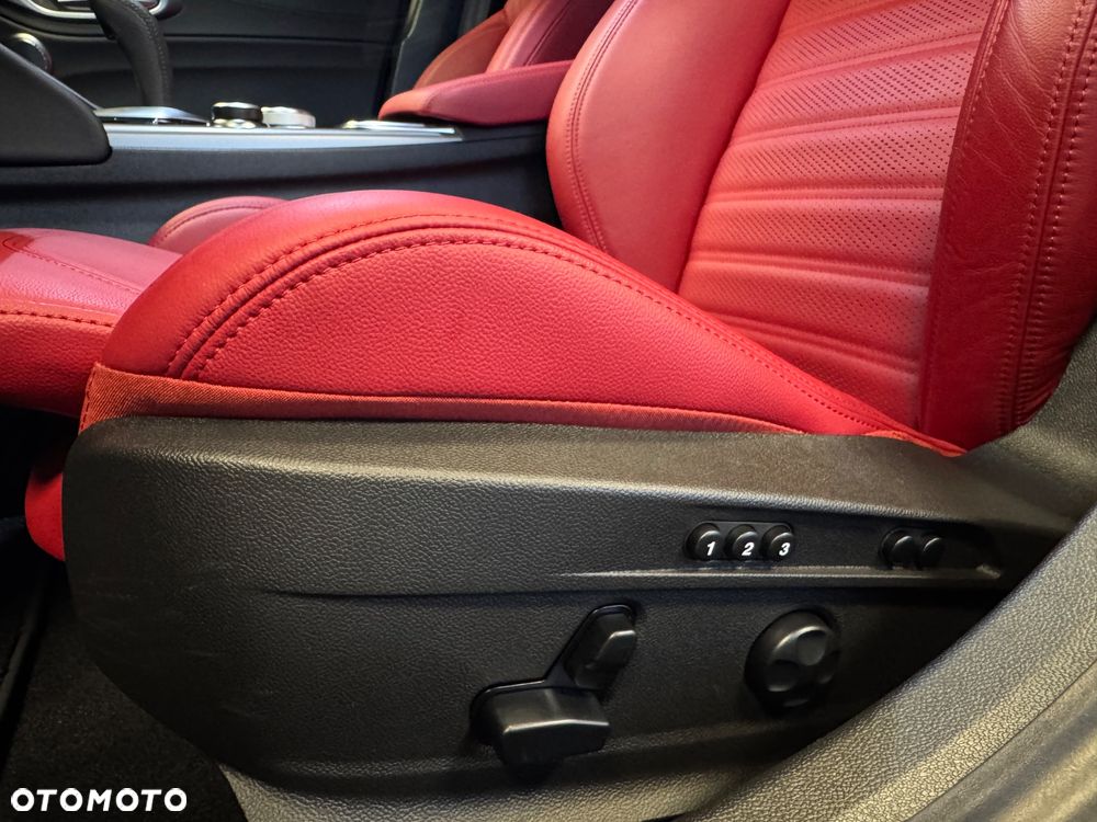 Alfa Romeo Giulia 2.0 Turbo Veloce Q4 - 11