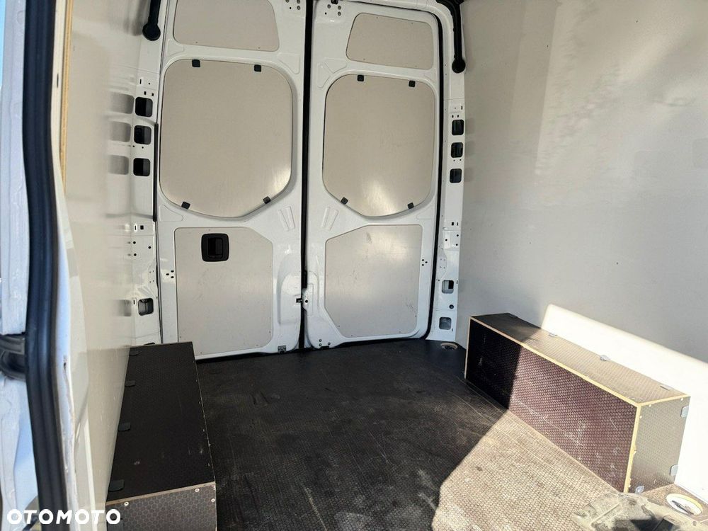 Mercedes-Benz Sprinter - 21