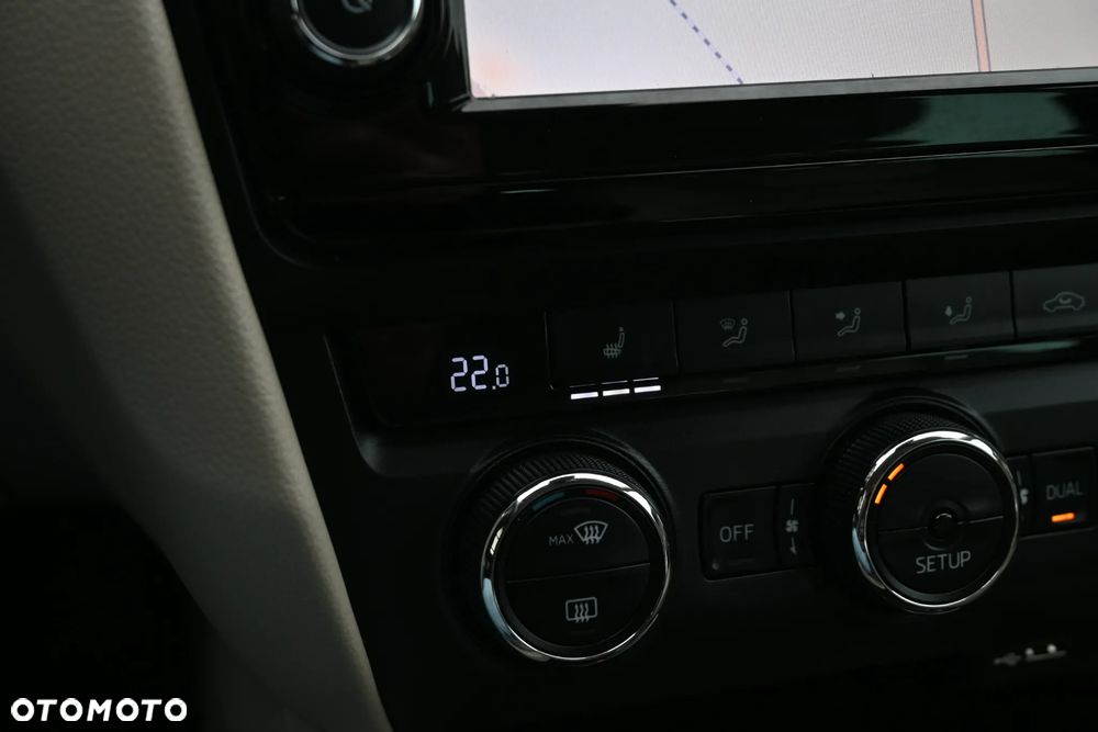 Skoda Octavia 1.8 TSI DSG L&K - 38