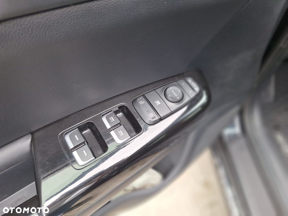 Kia Sportage 1.6 CRDI MHEV Black Edition 2WD DCT - 16