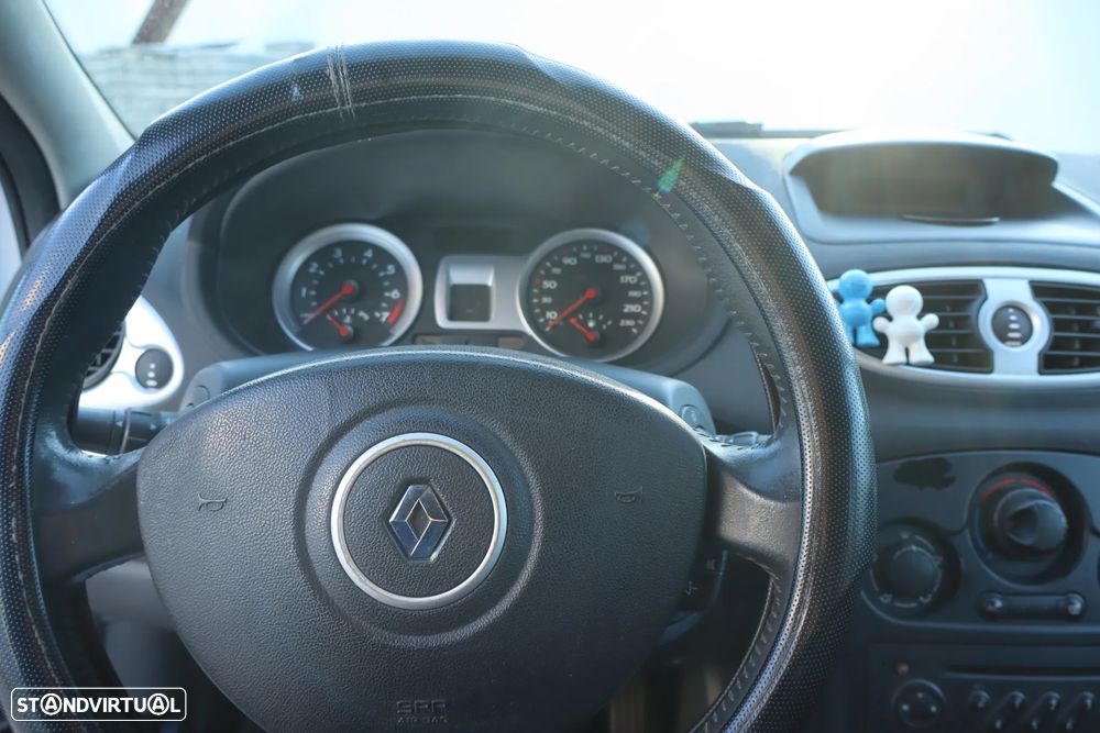 Renault Clio 1.2 16V Expression - 14