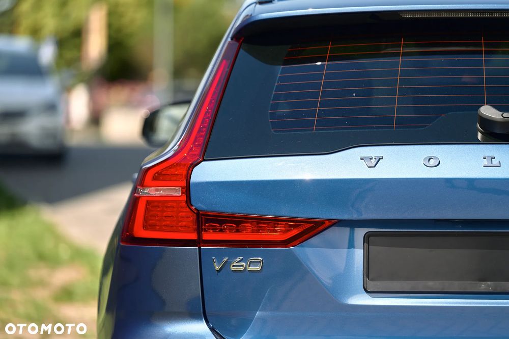 Volvo V60 D4 AWD Geartronic R-Design - 24