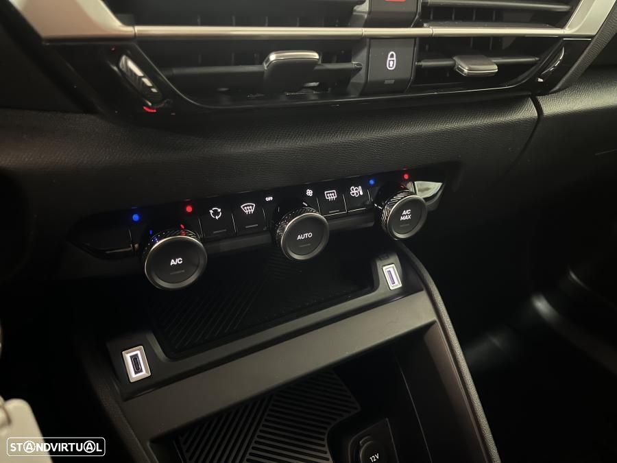 Citroën C4 X 1.2 PureTech Plus EAT8 - 17