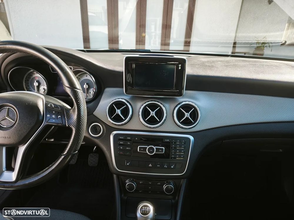 Mercedes-Benz GLA 180 (CDI) d Urban - 20