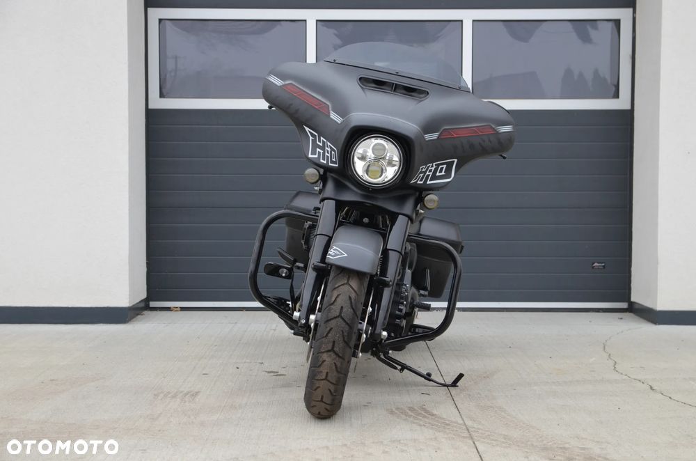 Harley-Davidson Touring Street Glide - 17