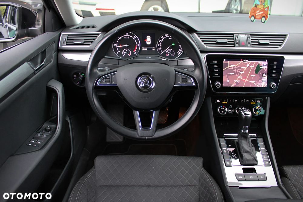 Skoda Superb 2.0 TDI SCR 4x4 Style DSG - 17