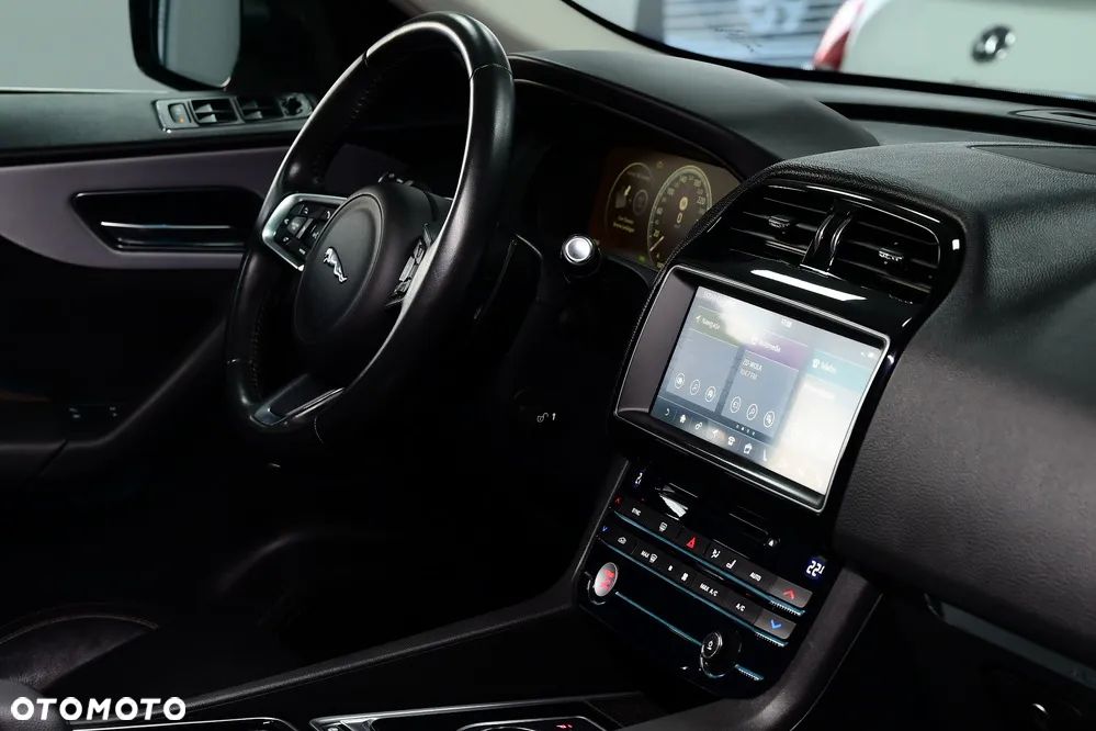 Jaguar F-Pace - 26