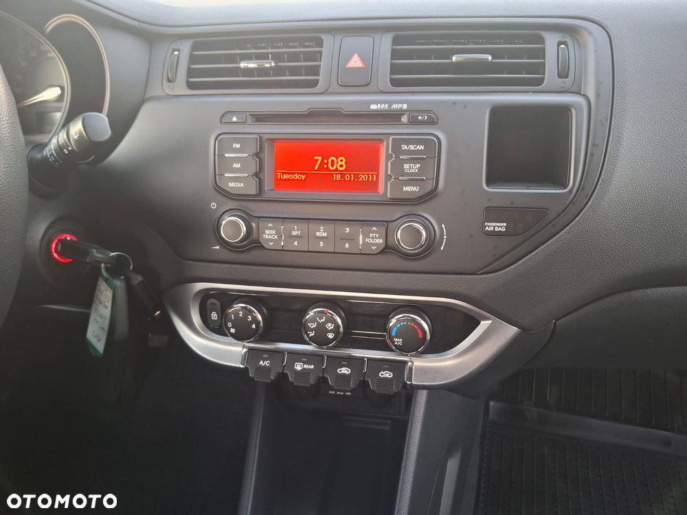 Kia Rio 1.2 ISG Dream Team Edition - 16