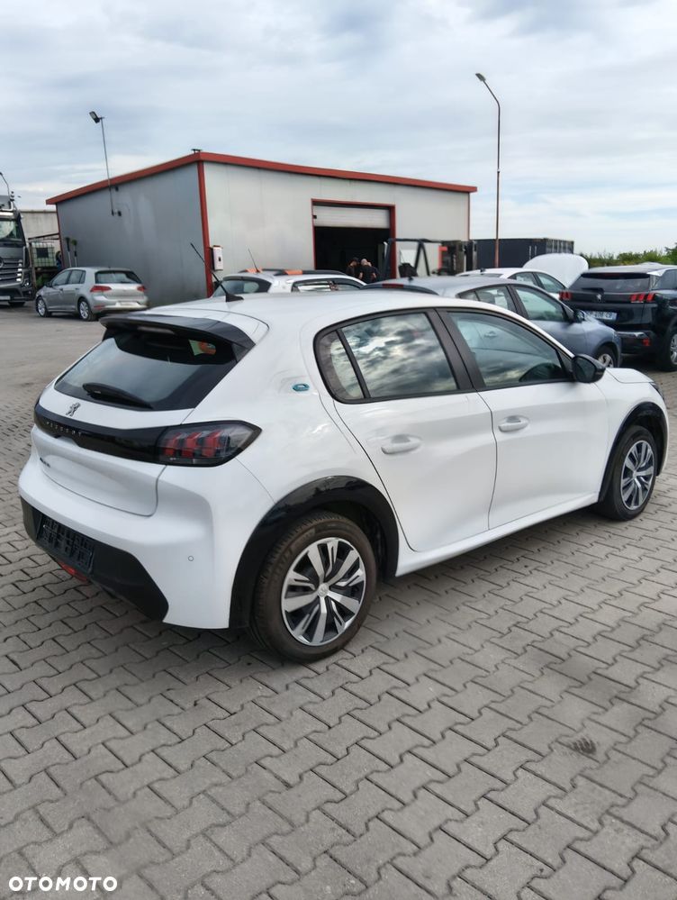 Peugeot 208 50kWh GT - 3