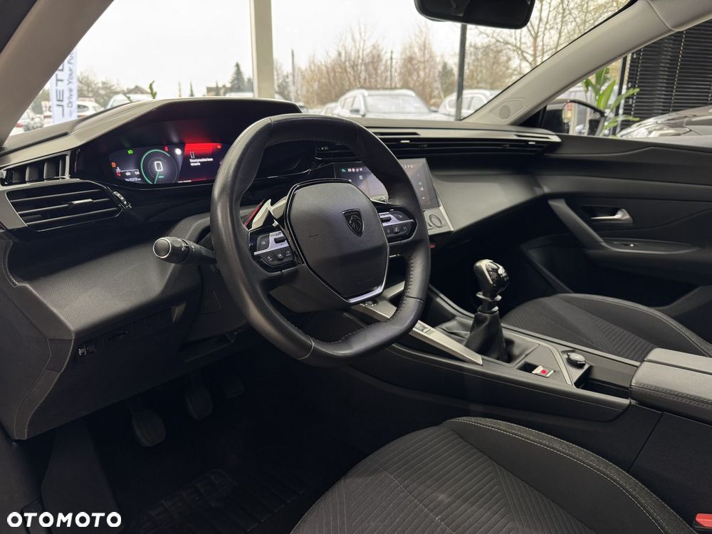 Peugeot 308 - 8