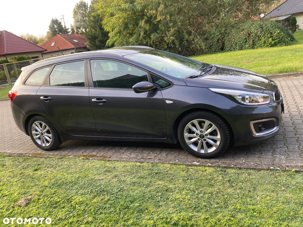 Kia Ceed 1.6 GDI L Business Line - 16