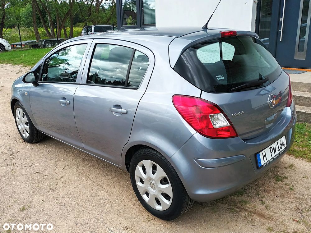 Opel Corsa 1.2 16V Essentia - 4