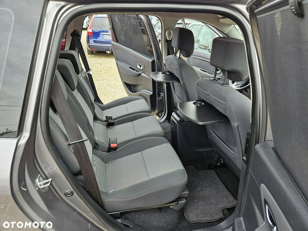 Renault Grand Scenic - 11