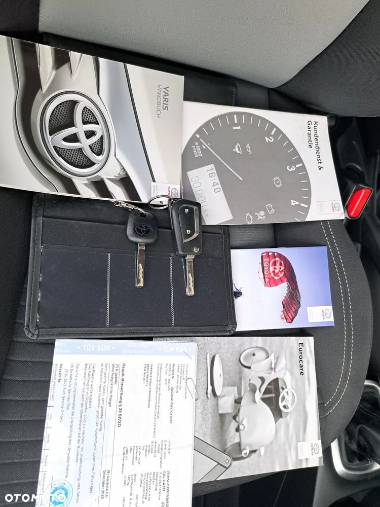 Toyota Yaris 1.0 Premium EU6 - 24