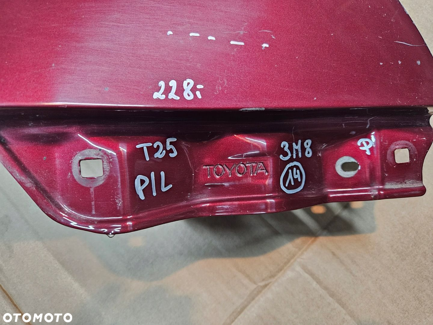 TOYOTA AVENSIS T25 03-06 BŁOTNIK PRAWY 3M8 - 4