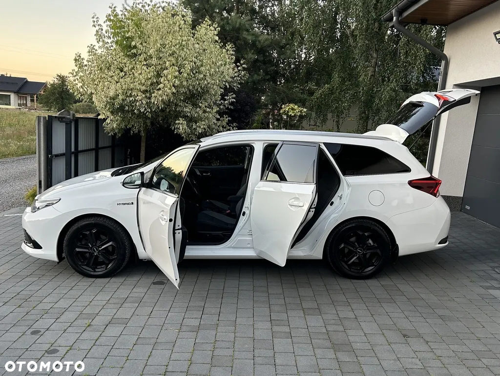 Toyota Auris - 12